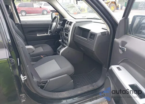 2008 Jeep Patriot Sport z USA, uszkodzony, nr VIN 1J8FF28W68D575522